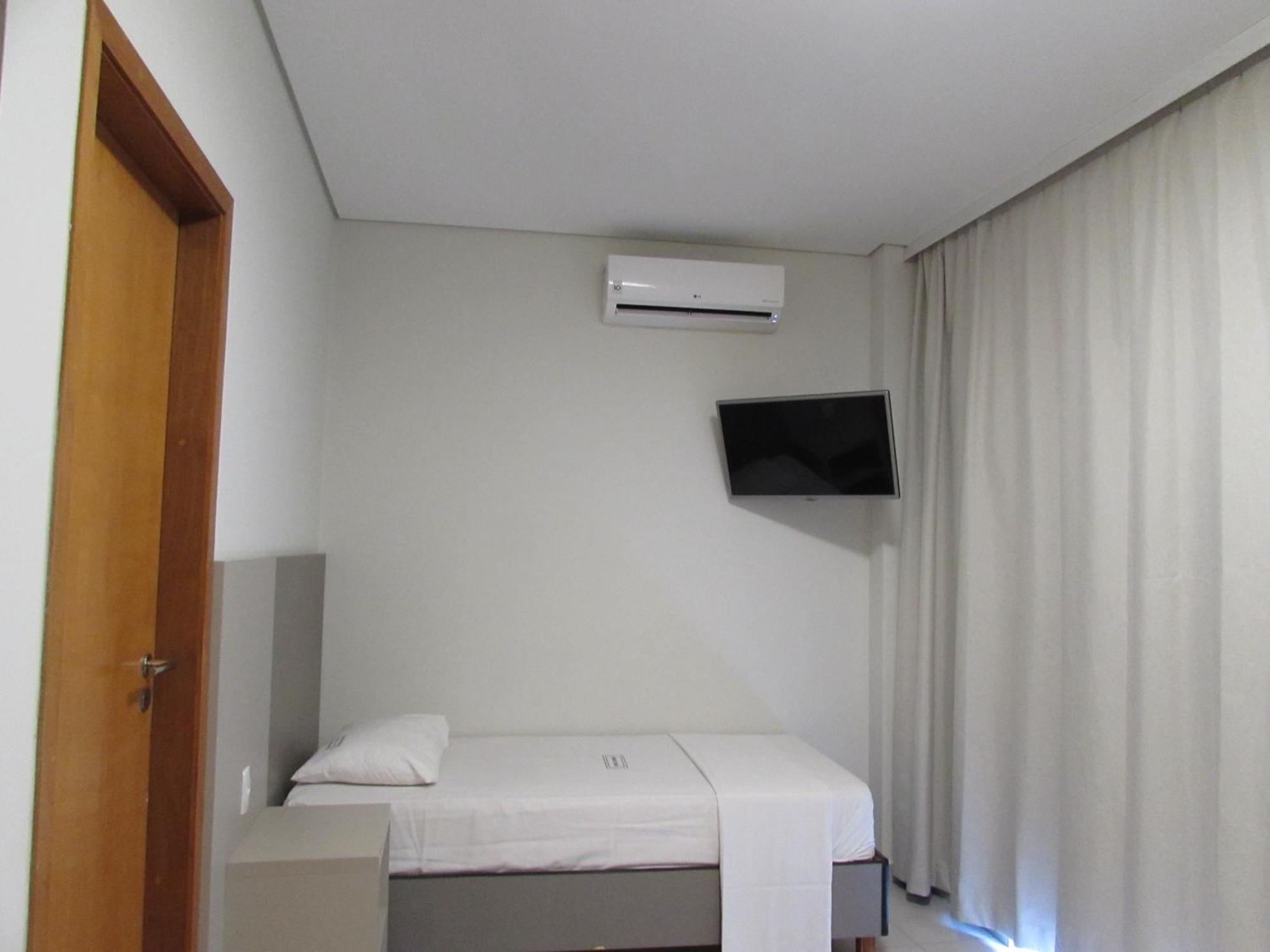 Hotel Urbis A 10 Minutos Rua 25 De Marco, Bras,Bom Retiro,A 2 Minutos Do Mirante Sampa Sky サンパウロ エクステリア 写真